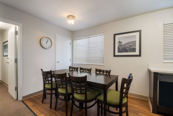 Mainstay Suites Chattanooga Dining Room