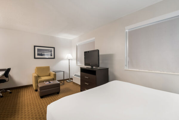 King bed Corporate housing Chattanooga